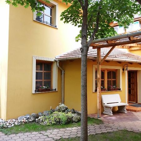 Karpatia Panzio Bed & Breakfast Estergon Dış mekan fotoğraf