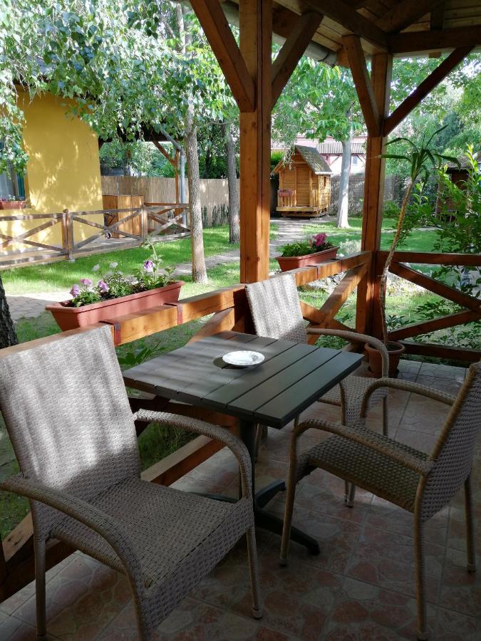 Karpatia Panzio Bed & Breakfast Estergon Dış mekan fotoğraf