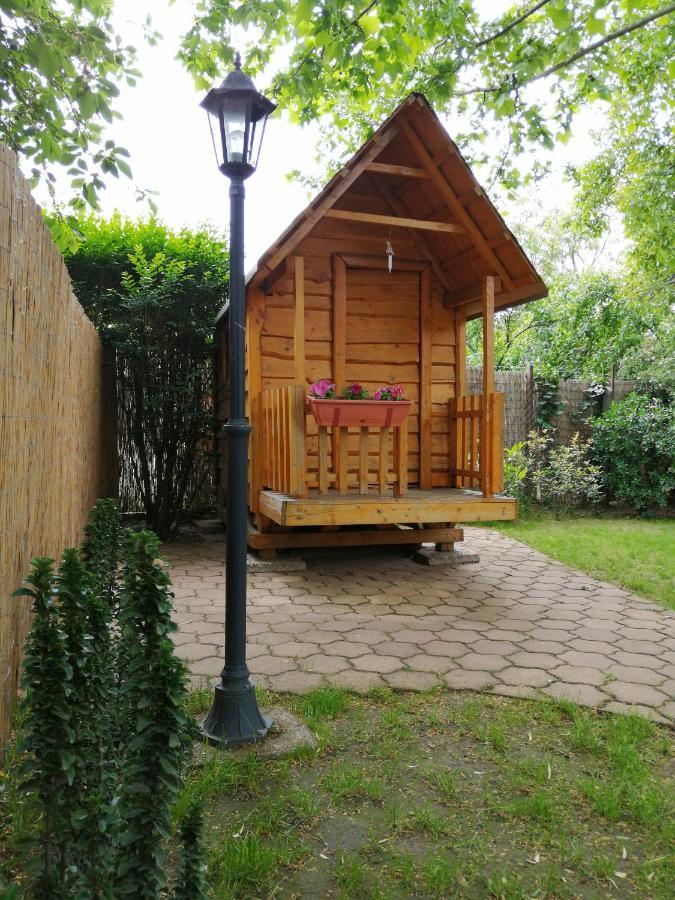 Karpatia Panzio Bed & Breakfast Estergon Dış mekan fotoğraf