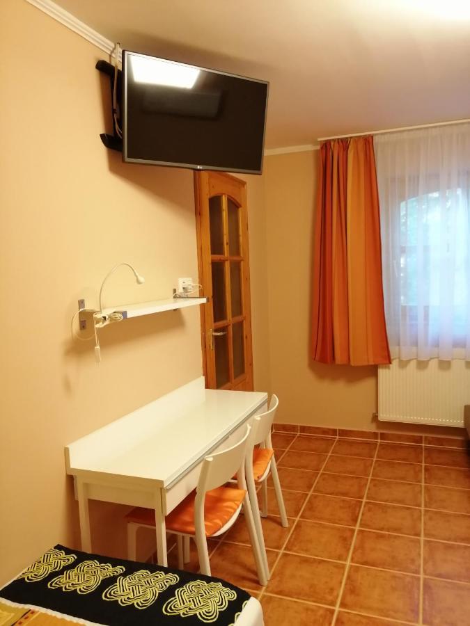 Karpatia Panzio Bed & Breakfast Estergon Dış mekan fotoğraf